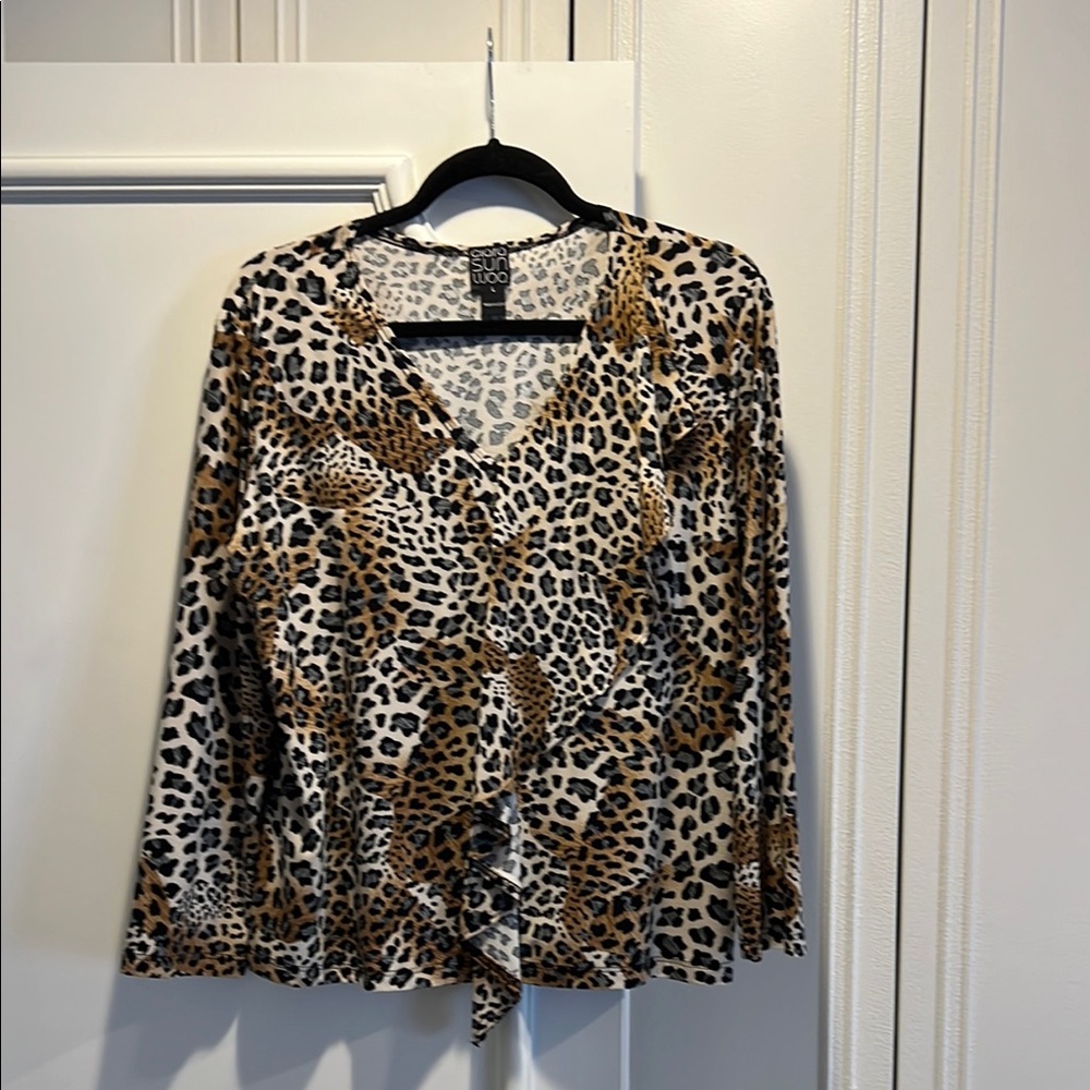 V neck Leopard Print knit Top